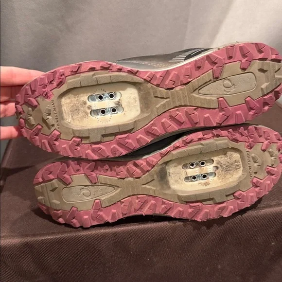 Pearl Izumi Women’s Cycling Shoes EU 40 SPD-Compatible Black/Purple - Picture 4 of 5